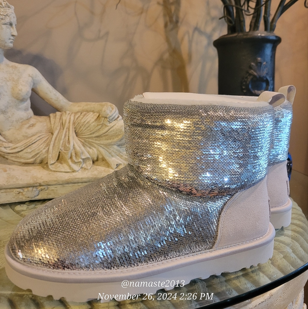 Ugg Classic Mini Mirror Ball Sequin Fur SN 1151291 Designer Winter Size 7 #137 - Picture 11 of 16